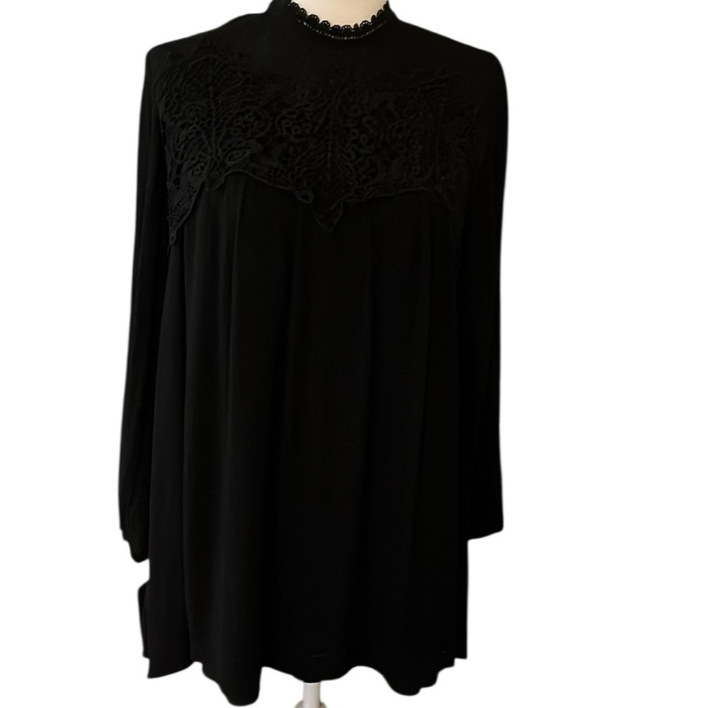 On the Road Black Lace Long Sleeve Midi Dress Size Medium